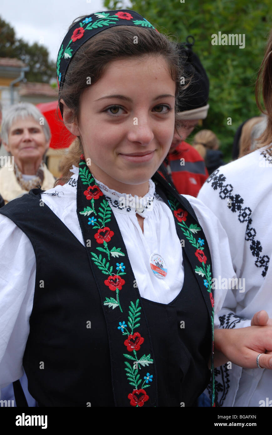 La Romania, ballerini folk in costumi nazionali Foto Stock