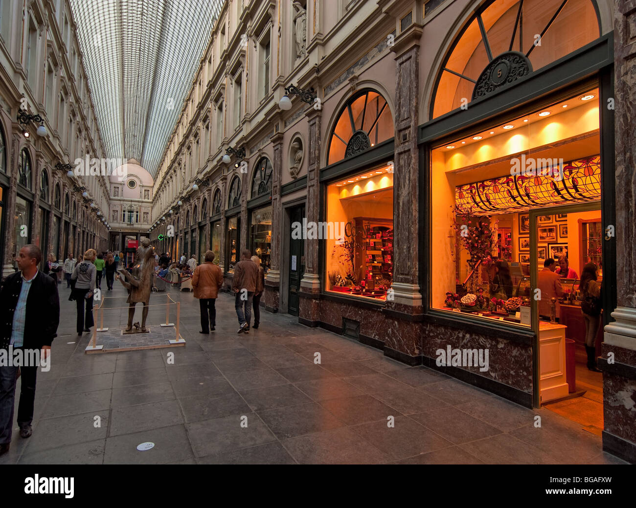 Galleria dello shopping a Bruxelles in Belgio Foto Stock
