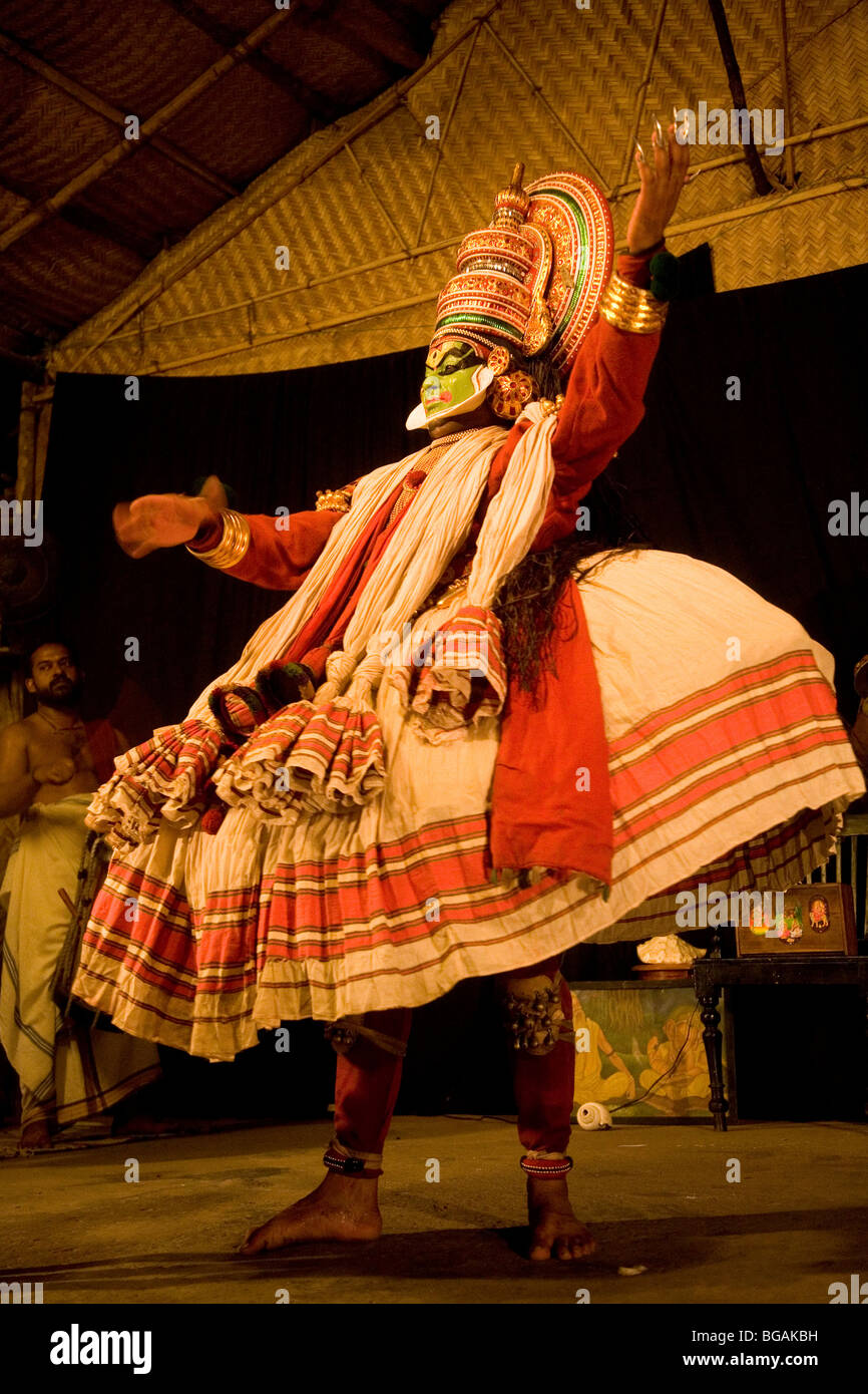 Una performance del tradizionale del Kerala dance-drama forma d'arte, Kathakali. Foto Stock