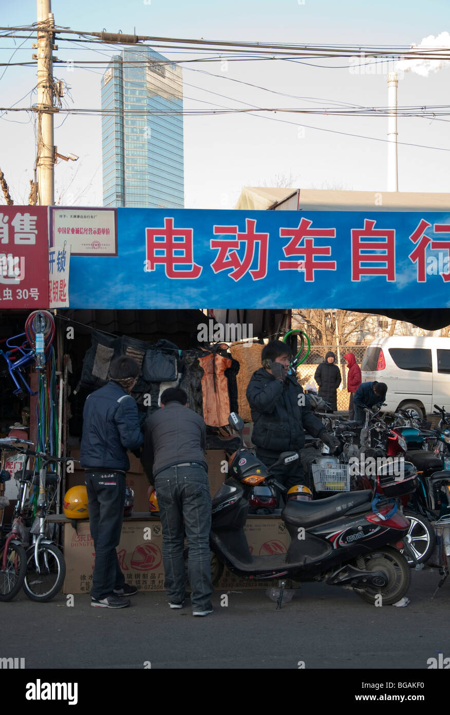 Scooter elettrici sono diventati grandi venditori in tutta la Cina Foto Stock