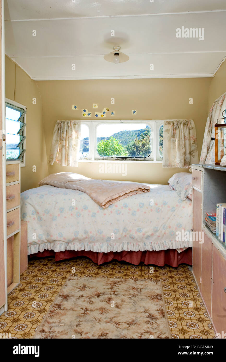 Suite luna di miele all'interno del caravan in Nuova Zelanda Retrò design classico Foto Stock