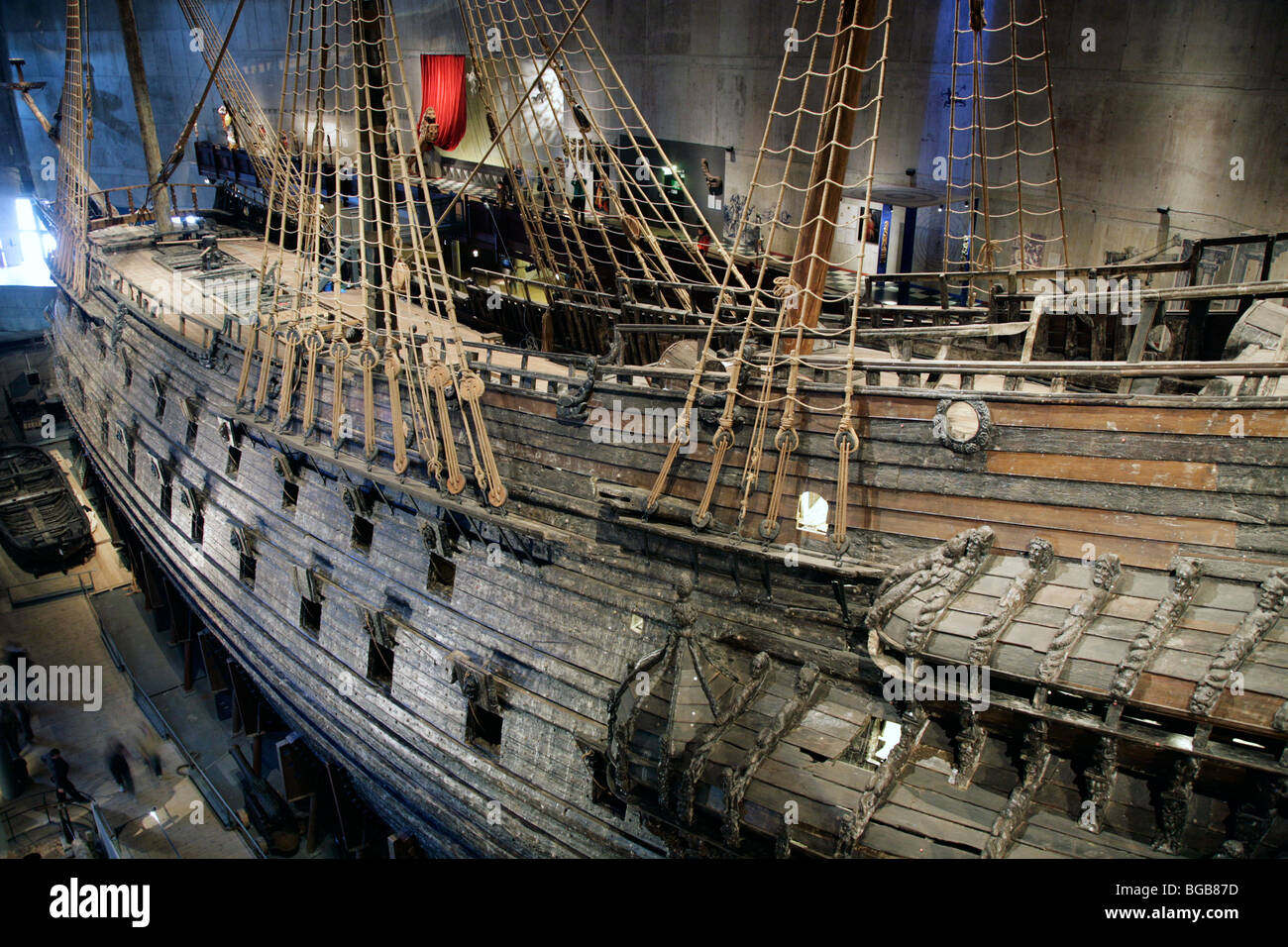 MUSEO VASA, NAVE MUSEEM, INTERNO, STOCCOLMA: La nave da guerra Vasa è stata affondata durante il viaggio inaugurale nel 1628, completamente restaurata nel Museo Vasa di Stoccolma in Svezia Foto Stock