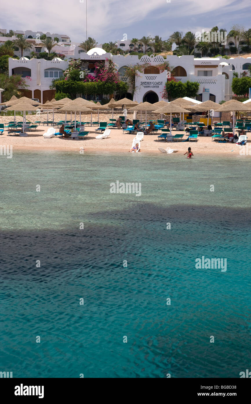 Africa, Egitto Sharm el Sheikh, Domina Coral Bay, mare, spiaggia, ombrelloni, Diving center Foto Stock