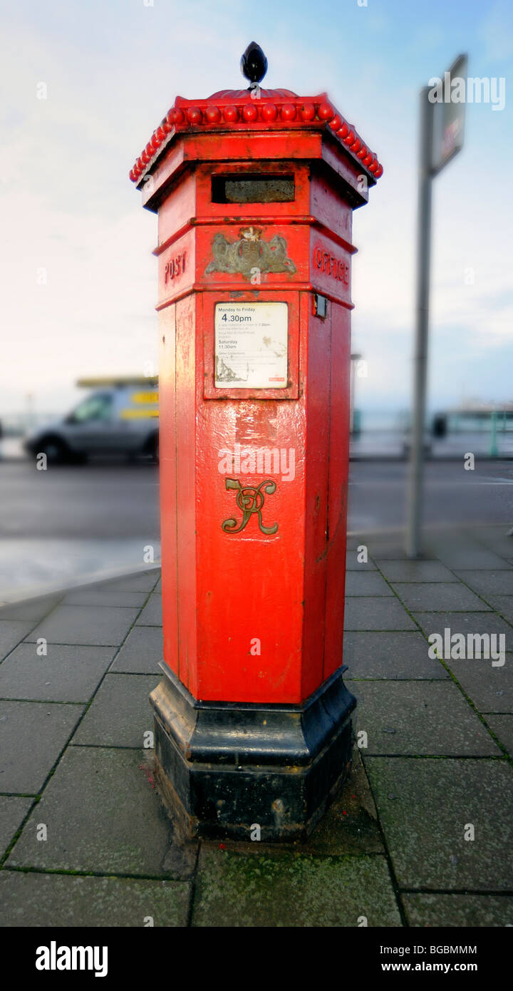 Un vecchio rosso vittoriano casella postale Foto Stock
