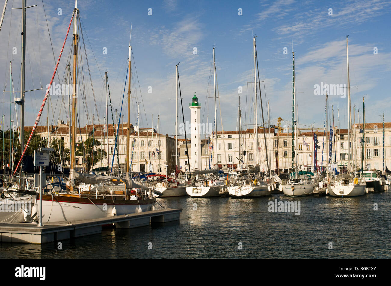 Il vecchio porto, il più antico porto di La Rochelle e il cuore storico di questa città di Charente-Maritime, Nuova Aquitaine, Francia. Foto Stock