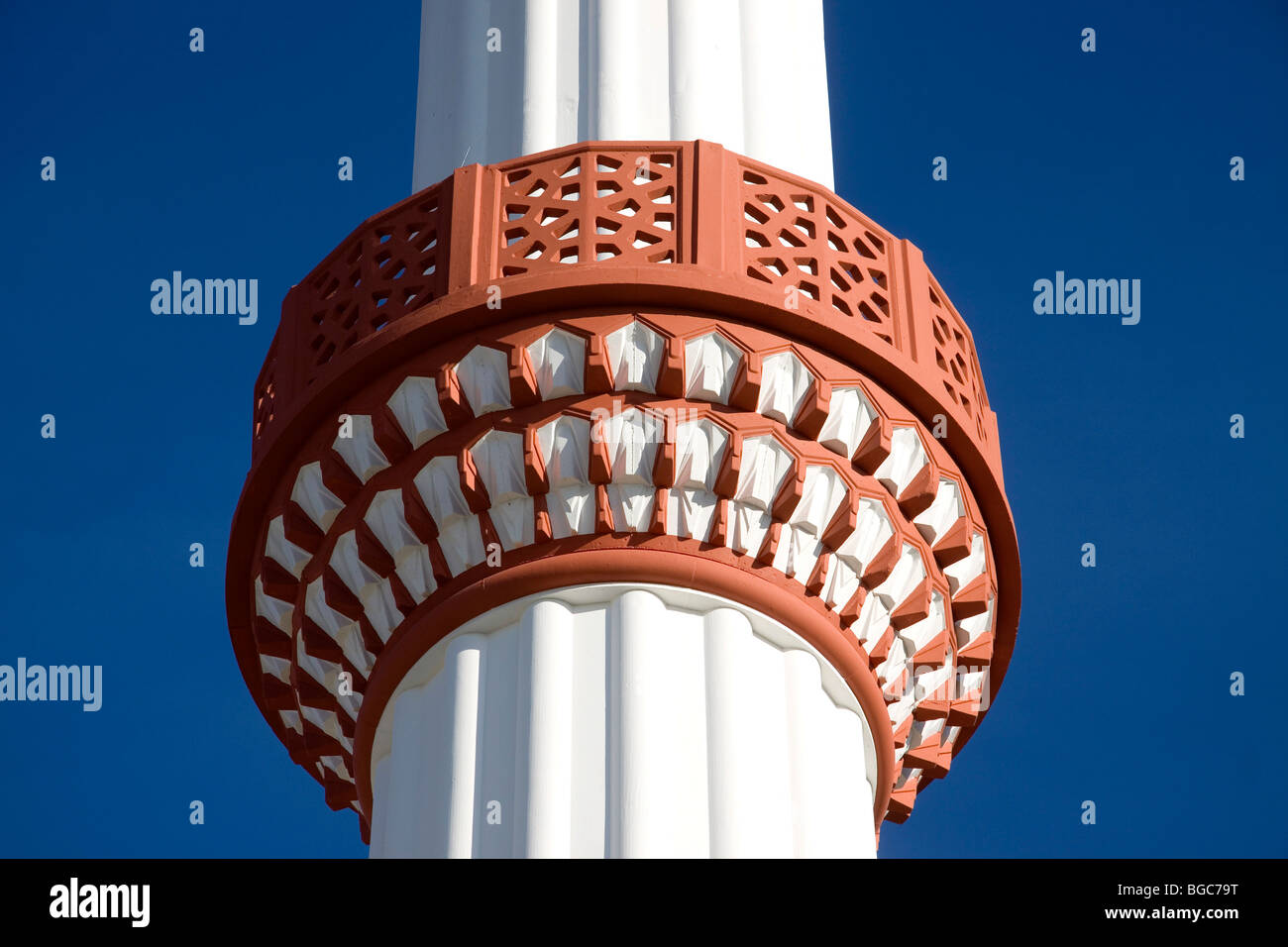 Minareto della Tuerkiyem Mevlana moschea, Weinheim, Baden-Wuerttemberg, Germania, Europa Foto Stock