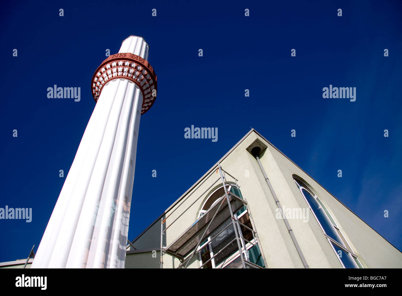 Minareto della Tuerkiyem Mevlana moschea, Weinheim, Baden-Wuerttemberg, Germania, Europa Foto Stock