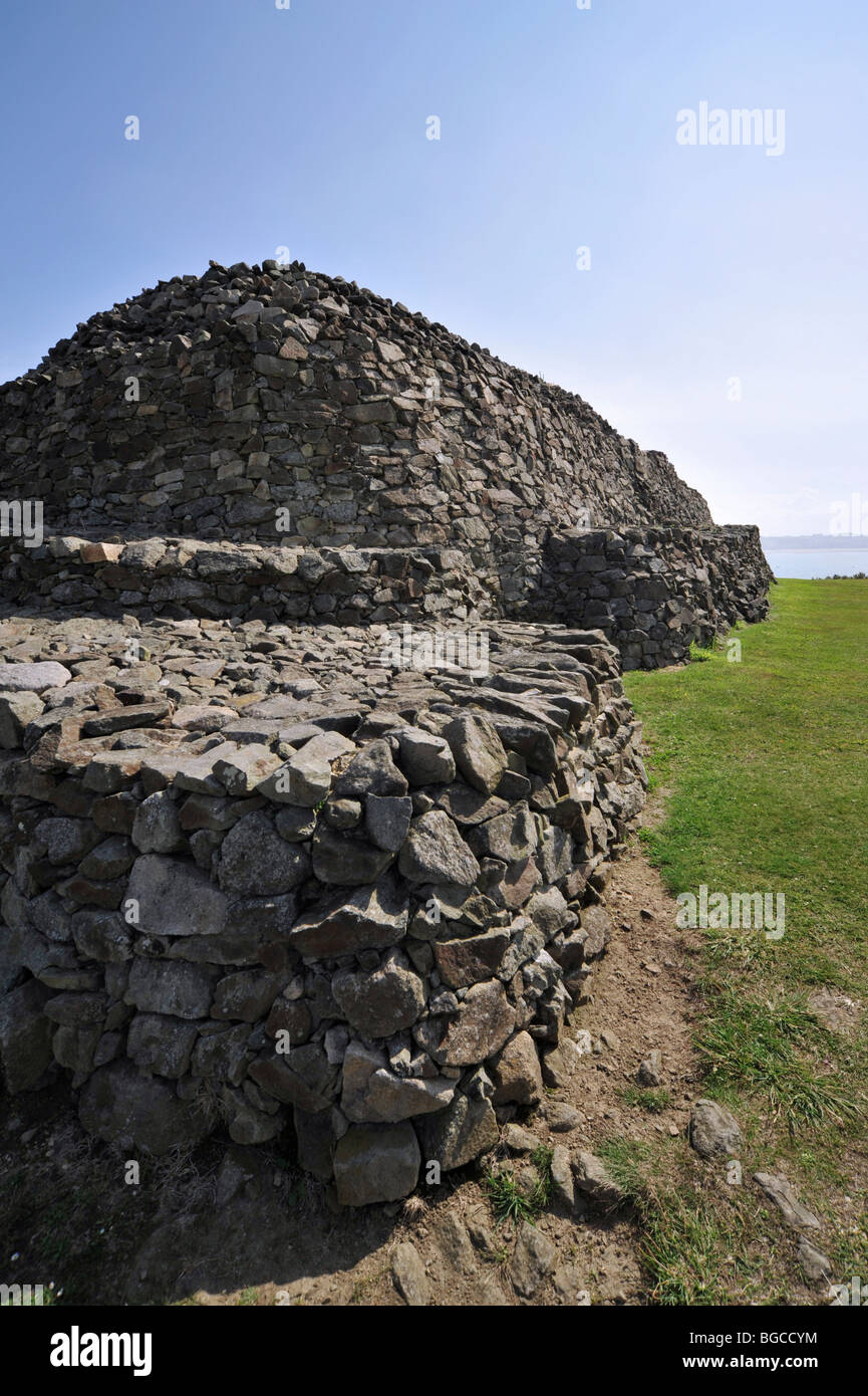 Il Cairn di Barnenez / Tumulo Barnenez / tumulo, un monumento neolitico vicino Plouezoc'h, Finistère Bretagna, Francia Foto Stock