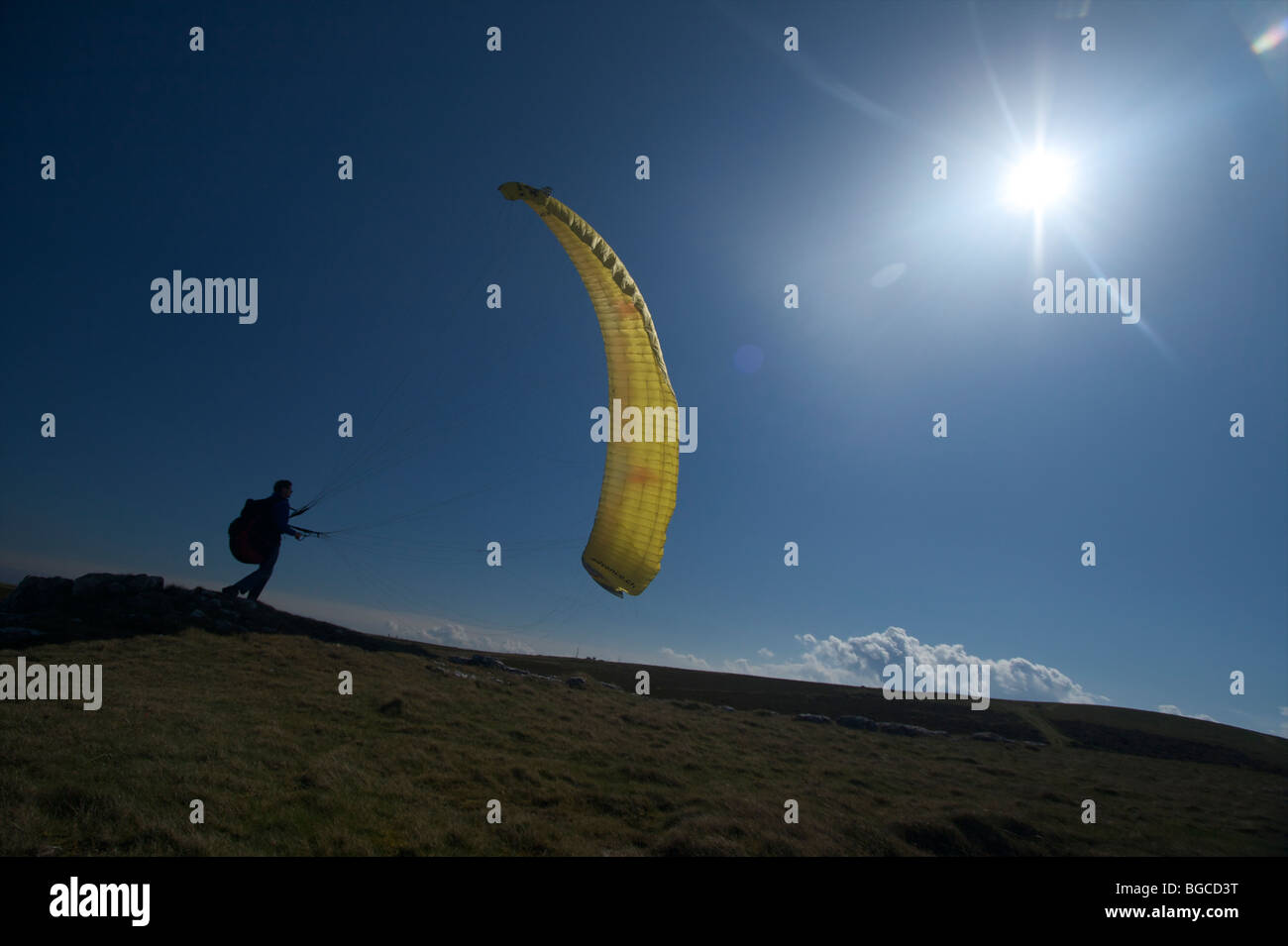 Parapente giallo Foto Stock