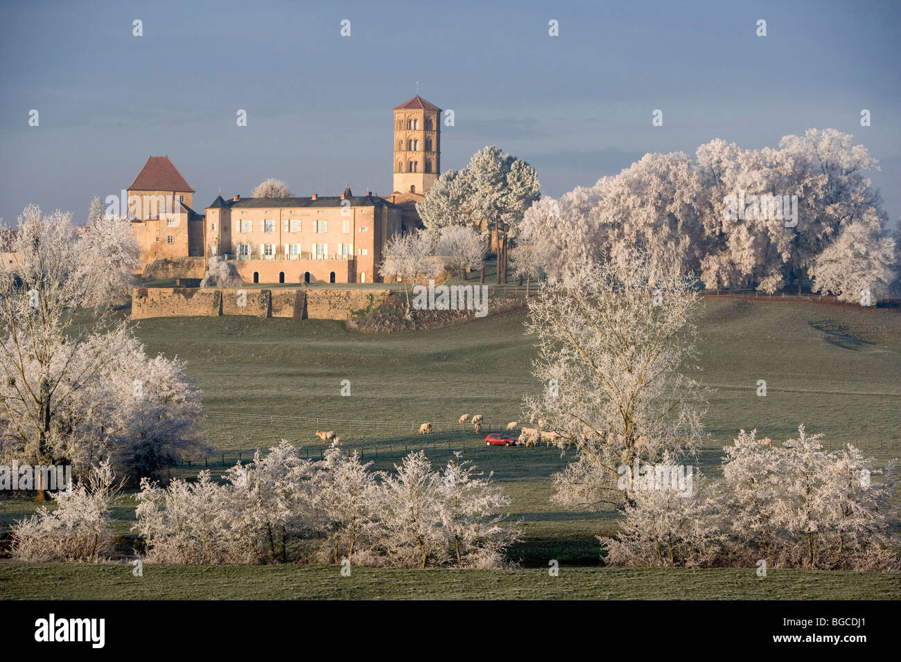 Villaggio di Anzy le Duc. Chiesa romane. Sito Clunisien. Brionnais région. Saône et Loire. Burdundy. Francia Foto Stock