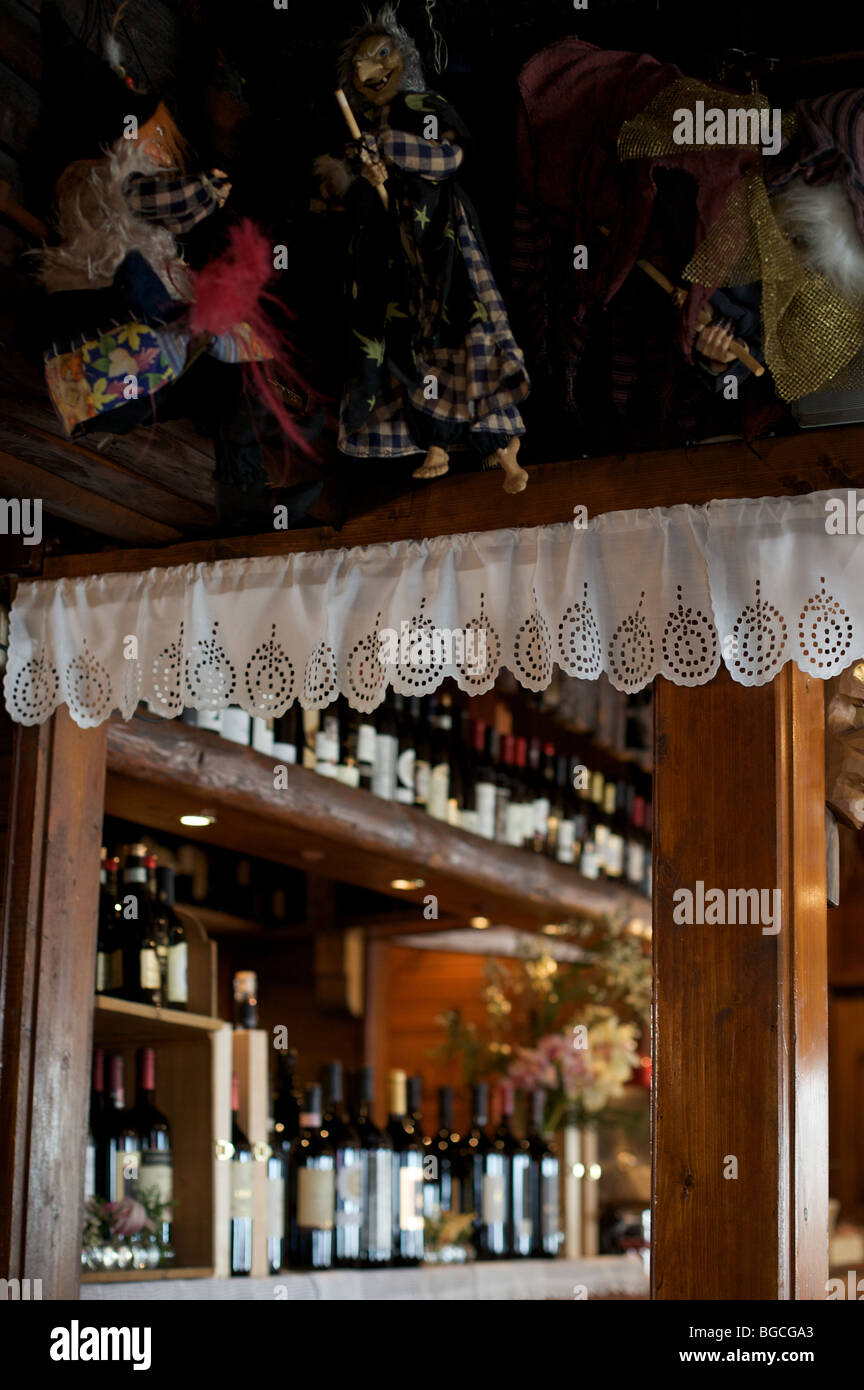 Il gourmet/rustico ristorante baita Pié Tofana, a Rumerlo. Cortina d'Ampezzo, Sud Tirolo, Dolomiti, Italia Foto Stock