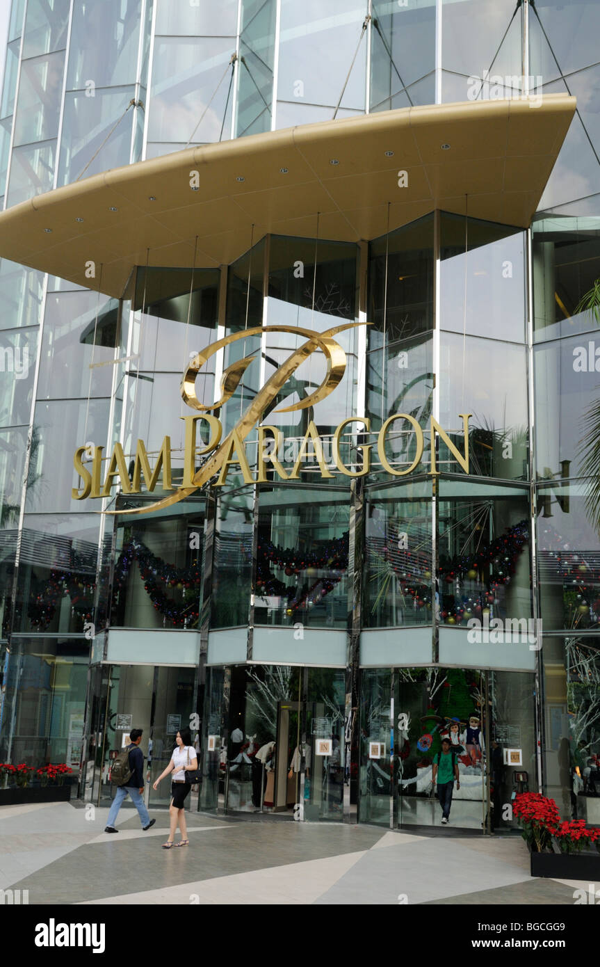 Tailandia Bangkok; Ingresso al Siam Paragon Shopping Center con il Natale decorazioni all'interno Foto Stock