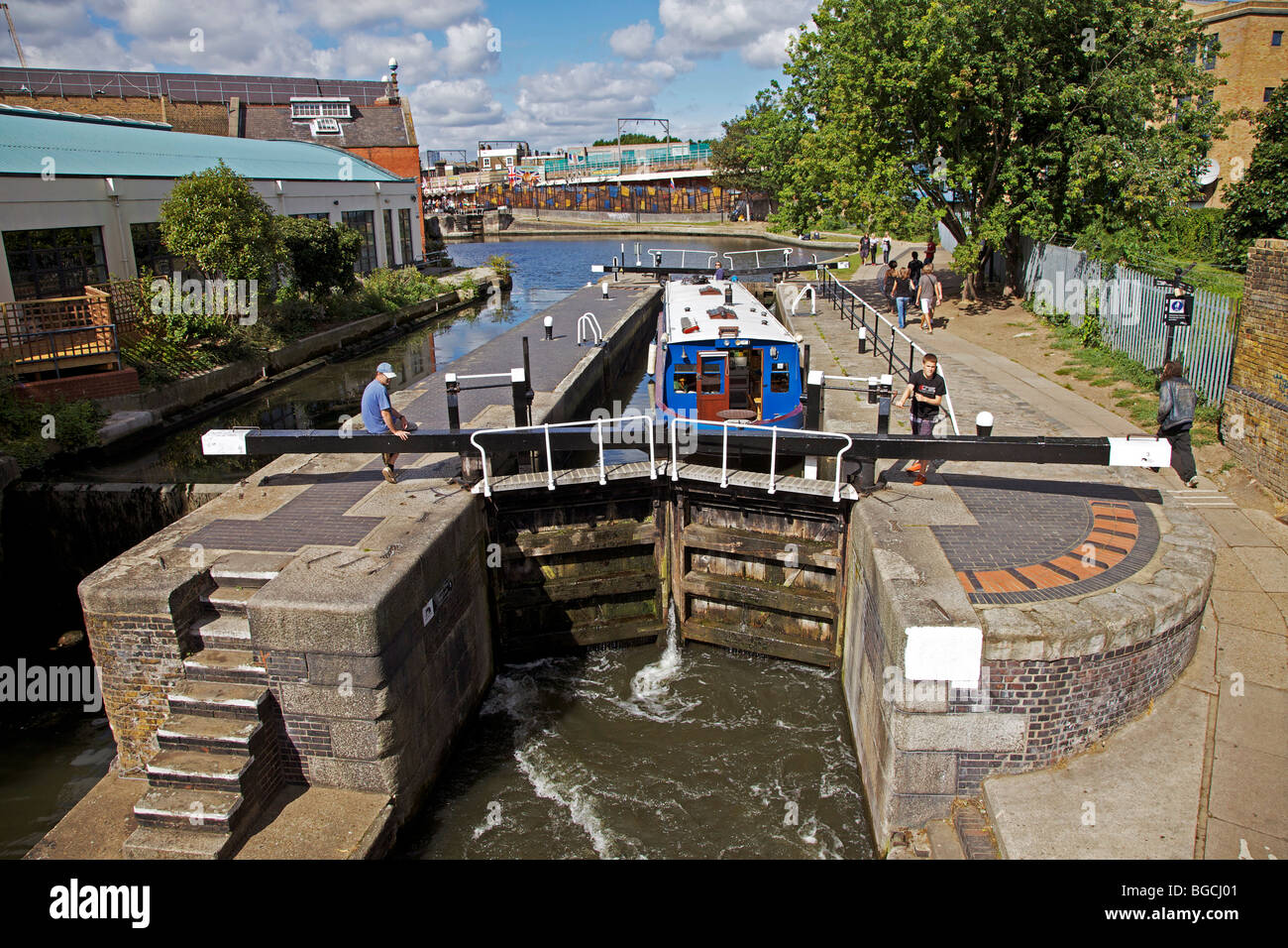 Barge in Camden Lock, Regents Canal, Londra, Inghilterra Foto Stock