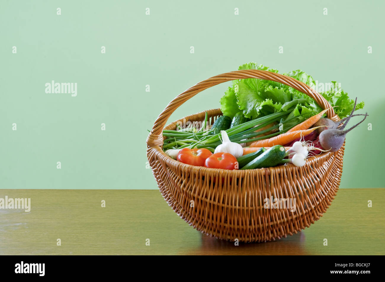 Alimento vegetale nel cestello Foto Stock