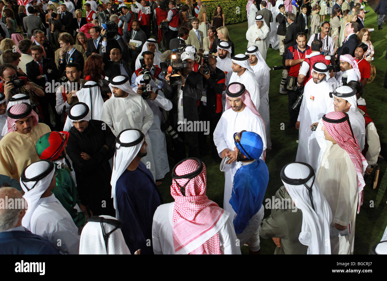 I partecipanti del Dubai World Cup in mostra ad anello, Dubai, Emirati Arabi Uniti Foto Stock