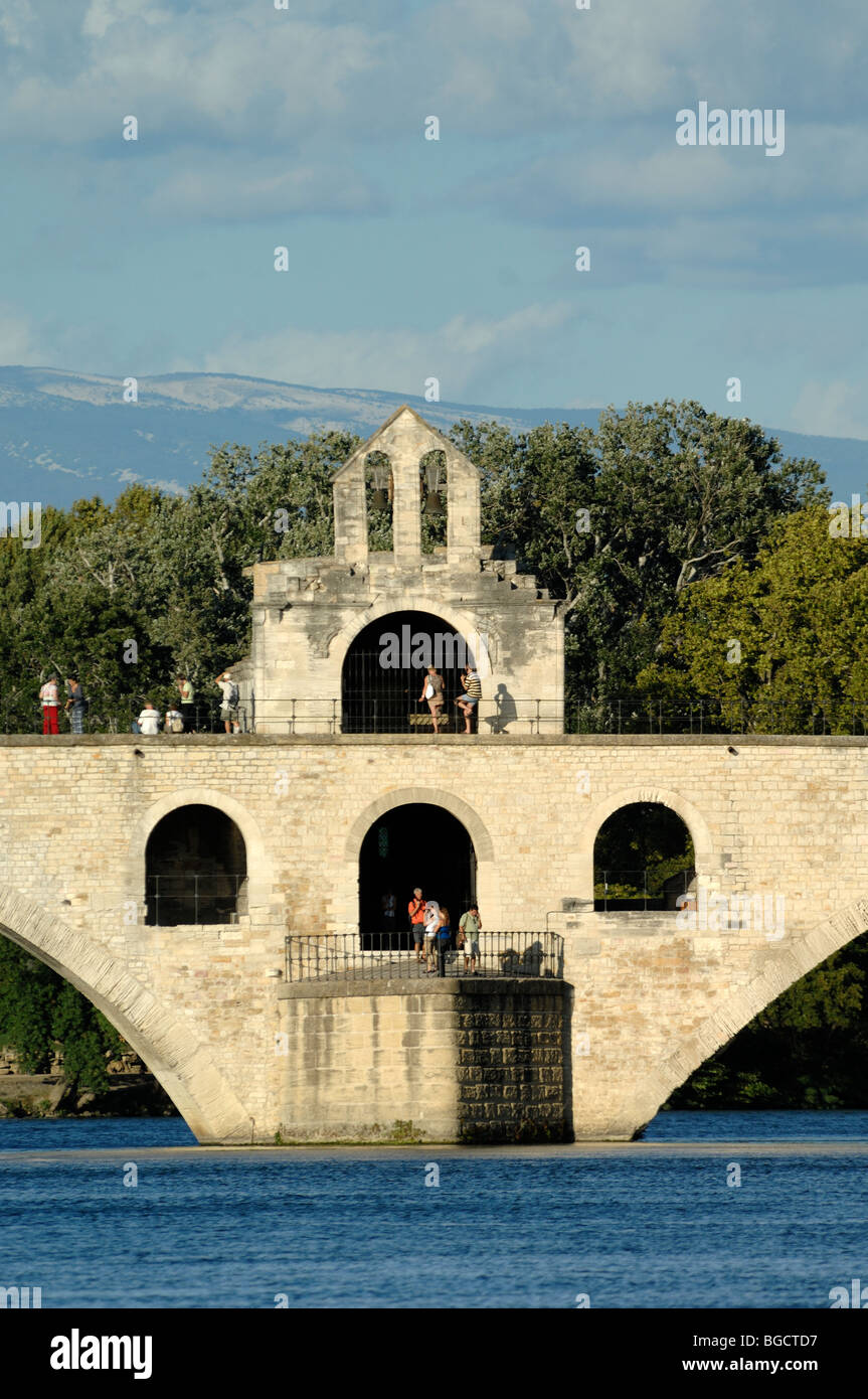 Cappella di Saint Nicolas sul Pont d'Avignon o Ponte di Saint Bénézet sul fiume Rhône, Avignone, Vaucluse, Provenza, Francia Foto Stock
