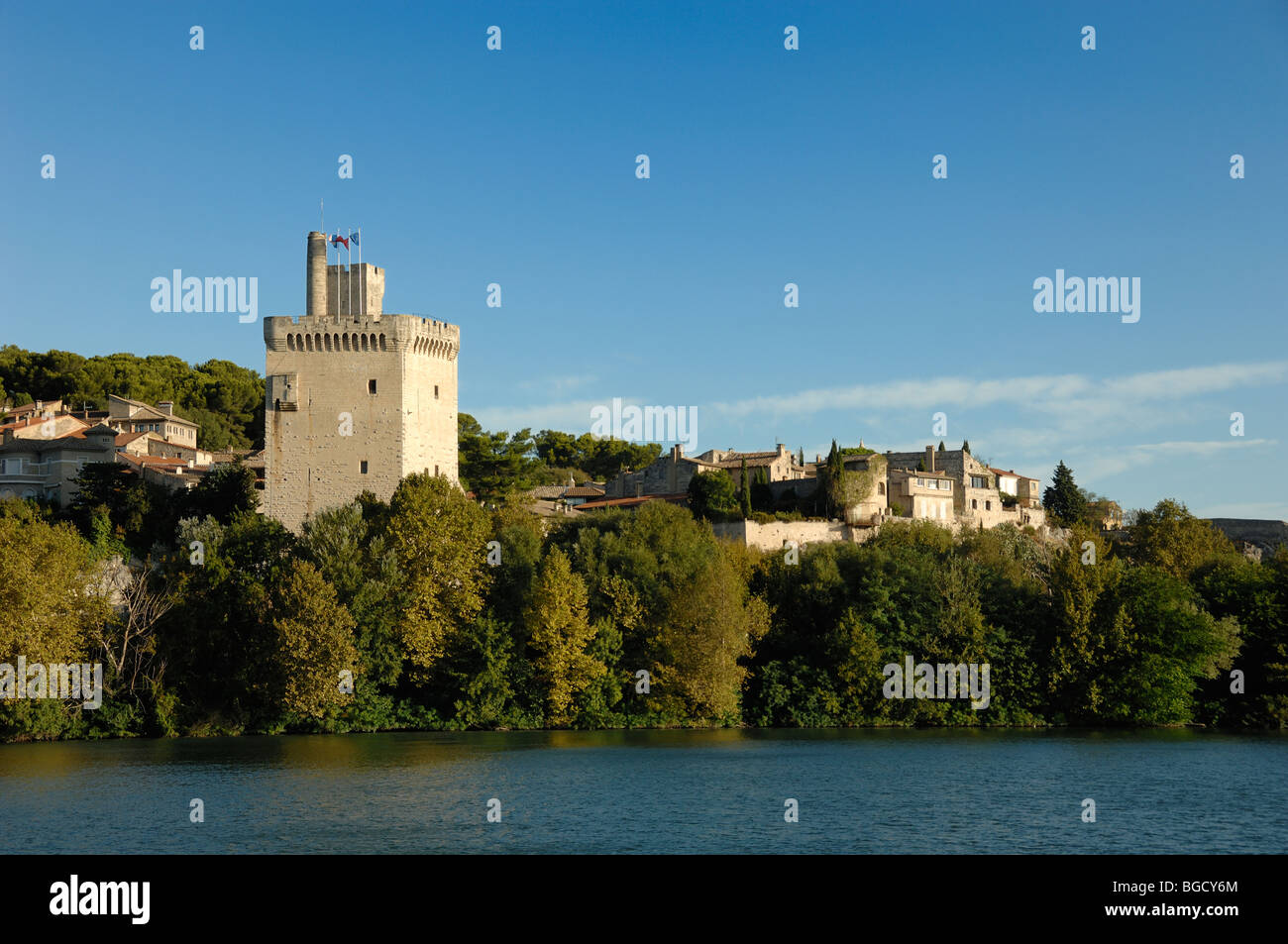 Tour Philippe le Bel, torre medievale sulle rive del fiume Rodano, Villeneuve-les-Avignon, Gard, Languedoc-Roussillon, Francia Foto Stock