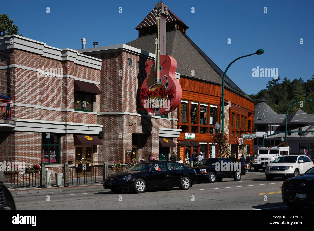 L'Hard Rock Cafe si trova sulla strada principale di Gatlinburg, Tennessee, nel marciapiede degli Stati Uniti, stile di vita quotidiano americano, vita quotidiana, alta risoluzione Foto Stock