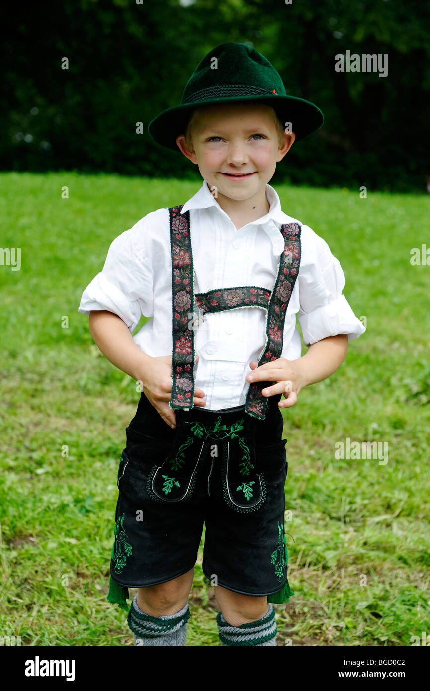 Bambino, Superiore costum bavarese, 850-anno celebrazione, Bad Heilbrunn,  Loisach, Alta Baviera, Germania, Europa Foto stock - Alamy