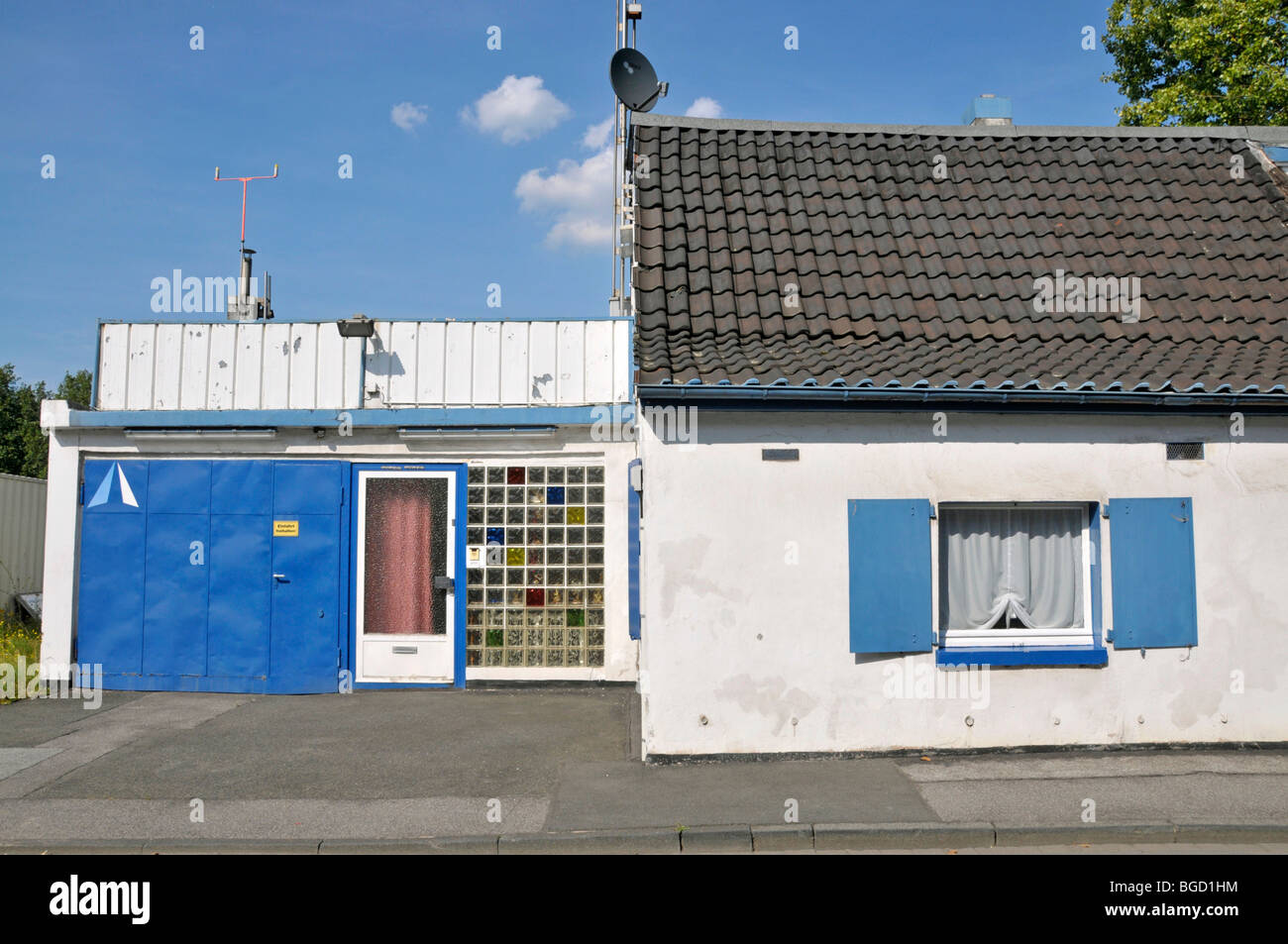 Piccola casa in contenitore porta, Duisburg, Renania settentrionale-Vestfalia, Germania, Europa Foto Stock