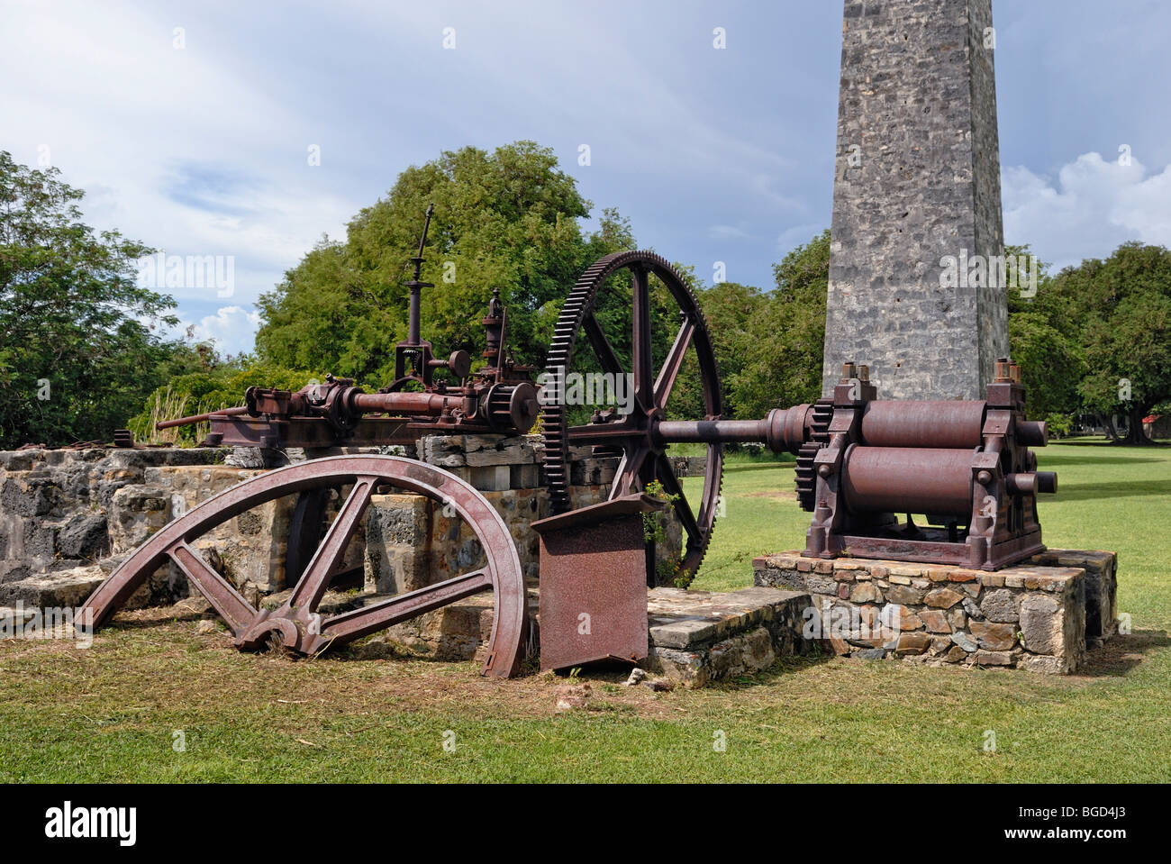 Resti di un vapore-powered canna da zucchero premere, Station Wagon Capriccio Museum, St. Croix island, U.S. Isole Vergini degli Stati Uniti Foto Stock