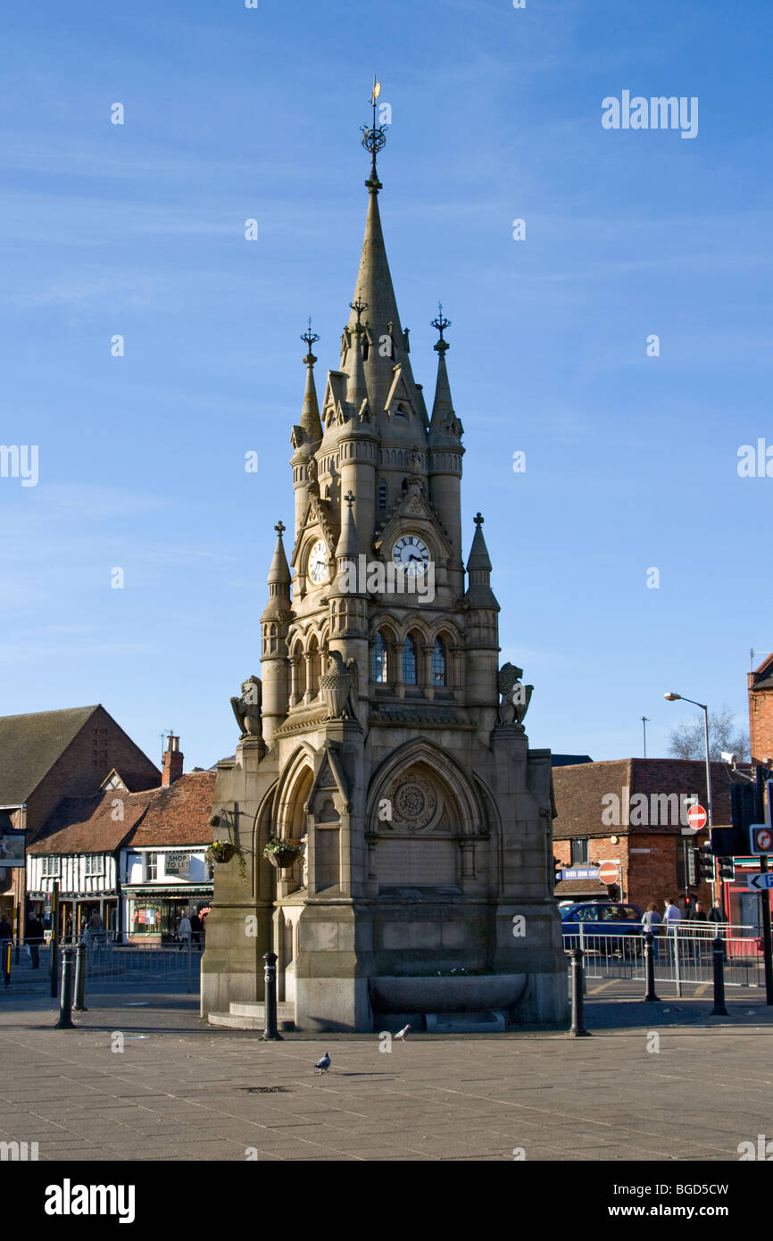 Gotica torre dell'orologio, Rother Street, Stratford-upon-Avon, Warwickshire, Inghilterra, Regno Unito Foto Stock