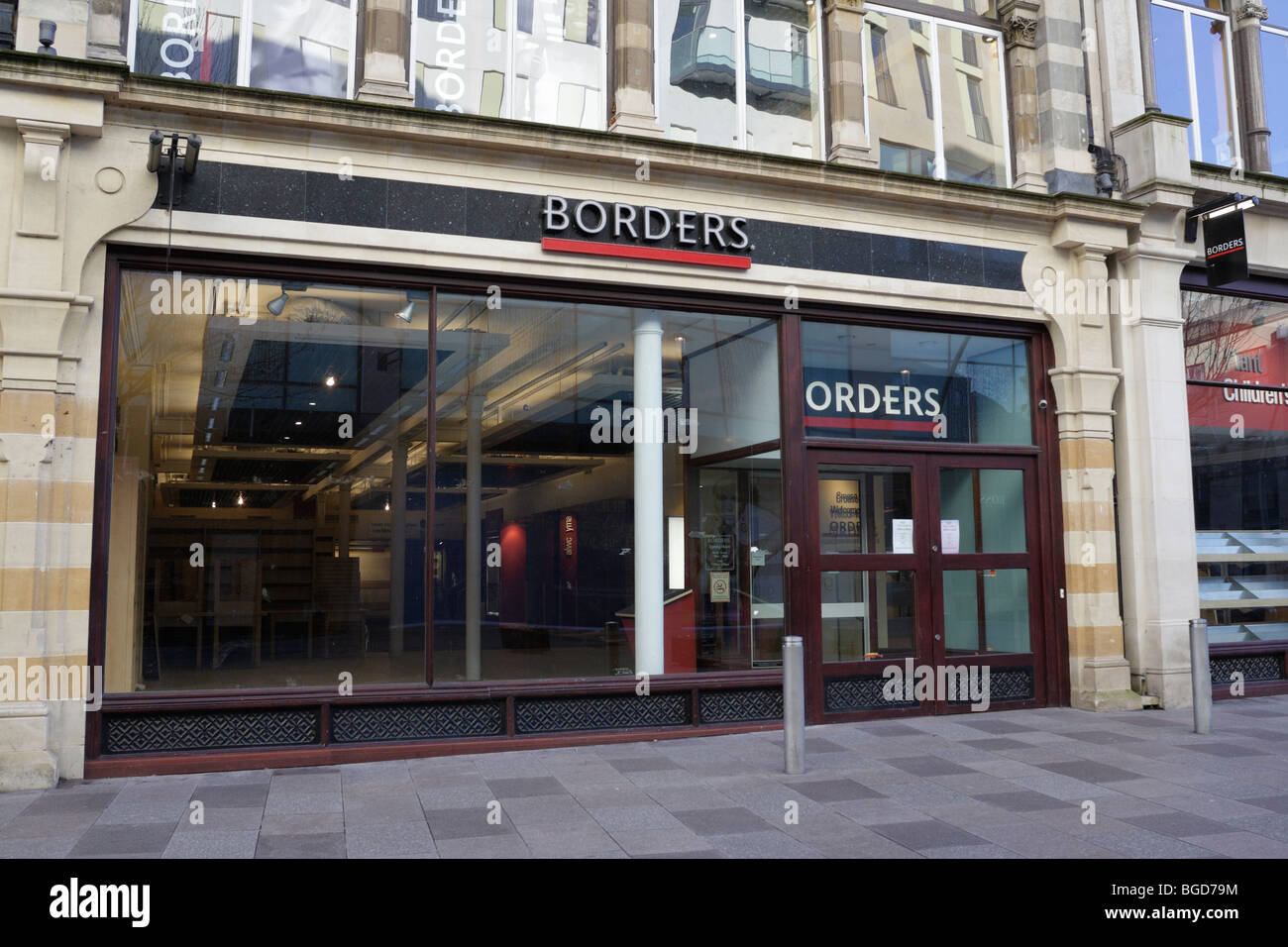 Recentemente chiuso Borders Books shop nel centro di Cardiff, Galles, Regno Unito, vendita al dettaglio in alta recessione Foto Stock