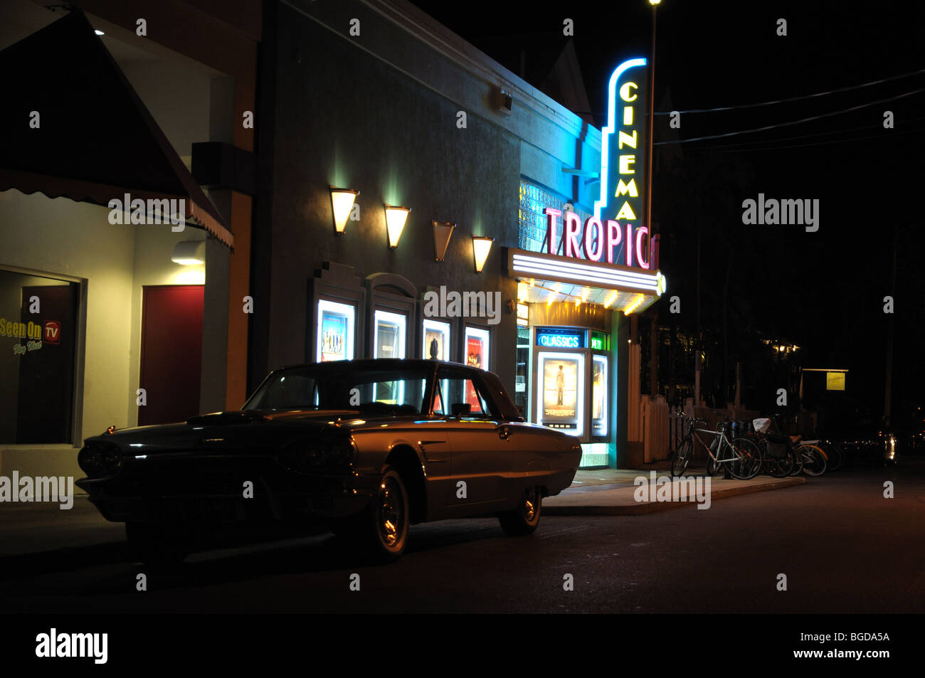 Cinema tropico di notte, Key West, Florida USA Foto Stock