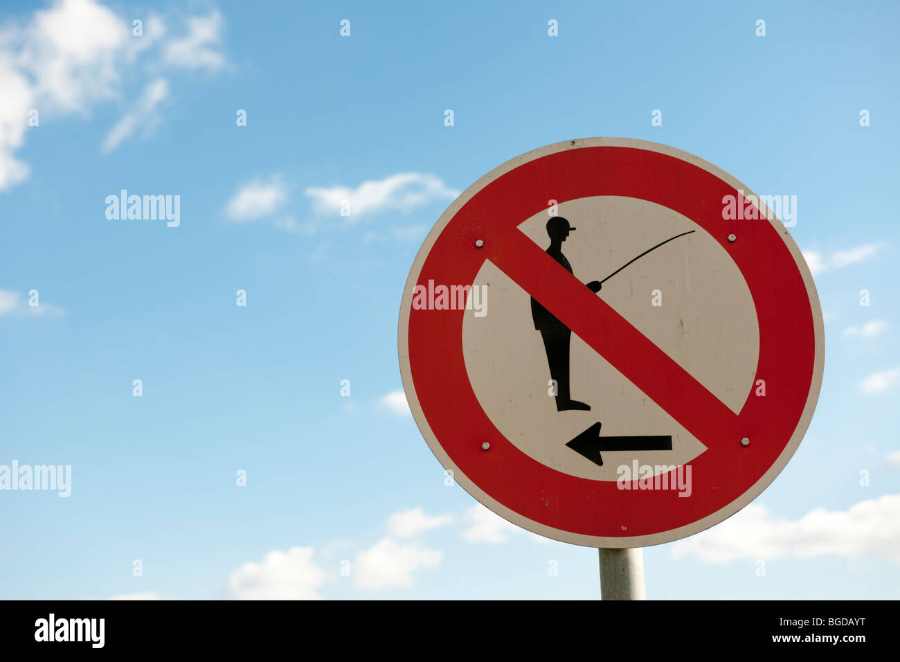 Divieto di pesca segno, Saarburg al fiume della Saar e della Renania Palatinato, della Germania, Europa Foto Stock