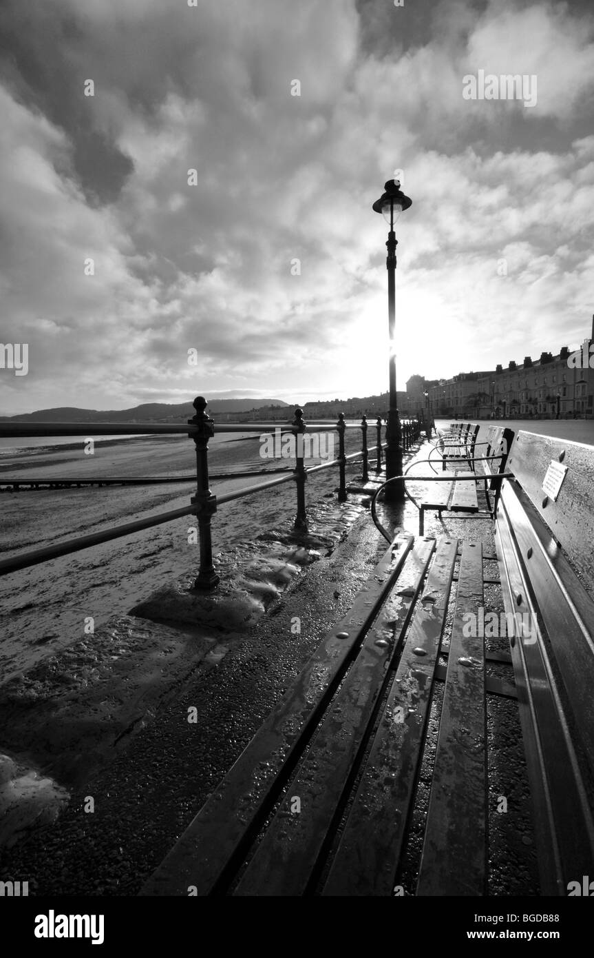 Fotografia in bianco e nero il lungomare di Llandudno North Wales UK Foto Stock