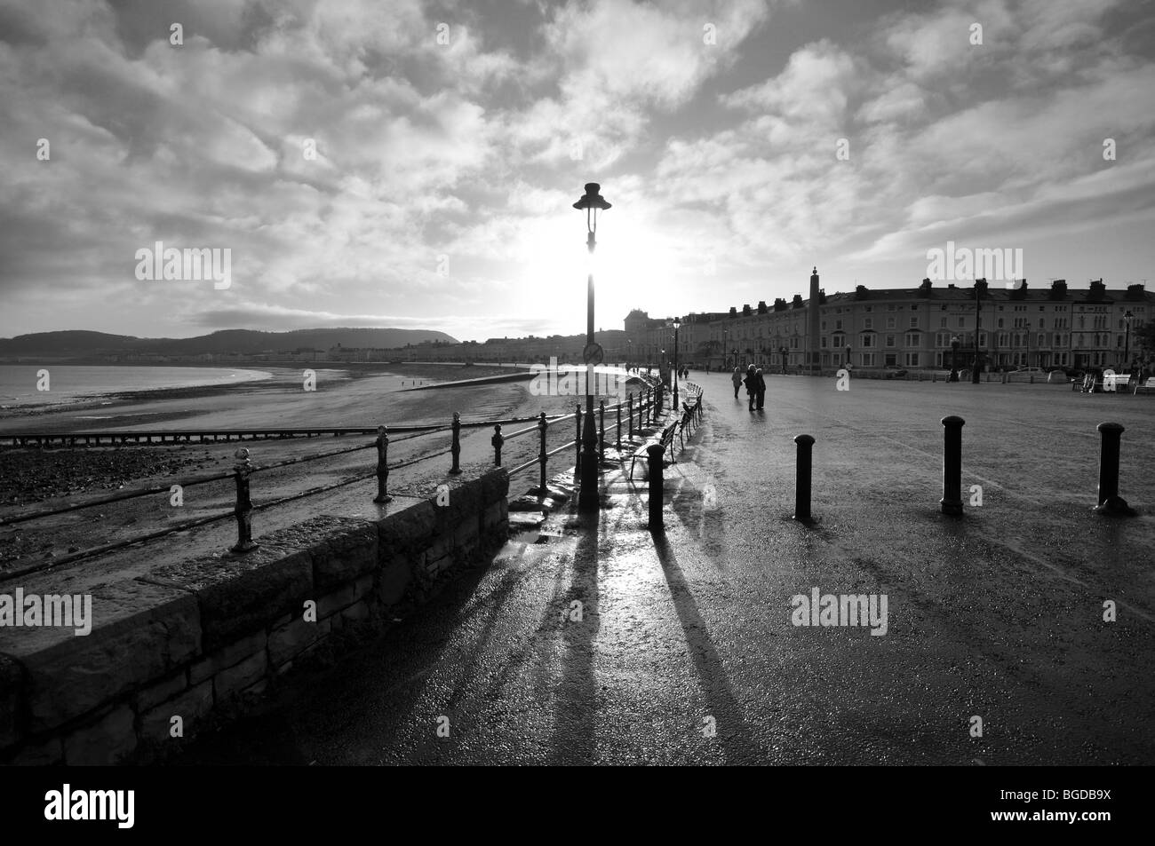 Fotografia in bianco e nero il lungomare di Llandudno North Wales UK Foto Stock