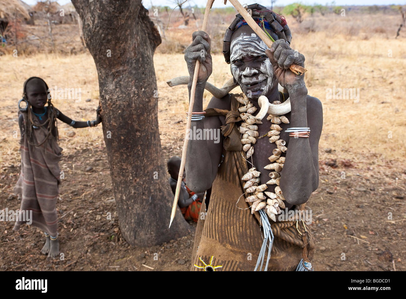 Mursi, Valle dell'Omo, Etiopia Foto Stock