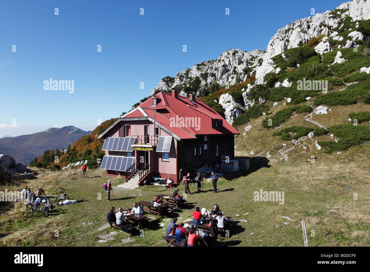 Mountain Lodge al Veliki Risnjak picco, il Parco Nazionale Risnjak, Gorski Kotar regione, Croazia, Europa Foto Stock