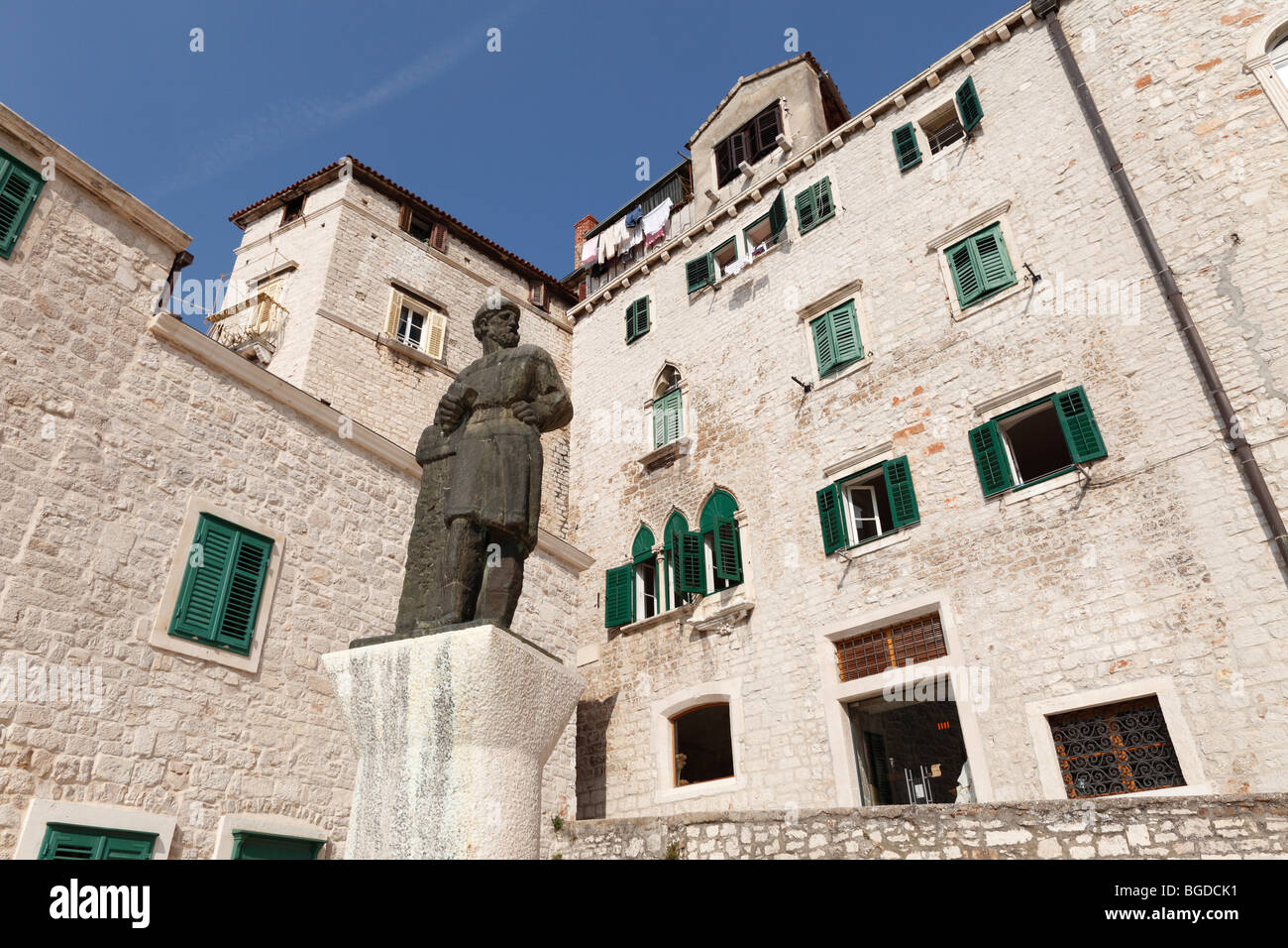 Juraj Dalmatinac monumento di Sibenik, Dalmazia, Mare Adriatico, Croazia, Europa Foto Stock