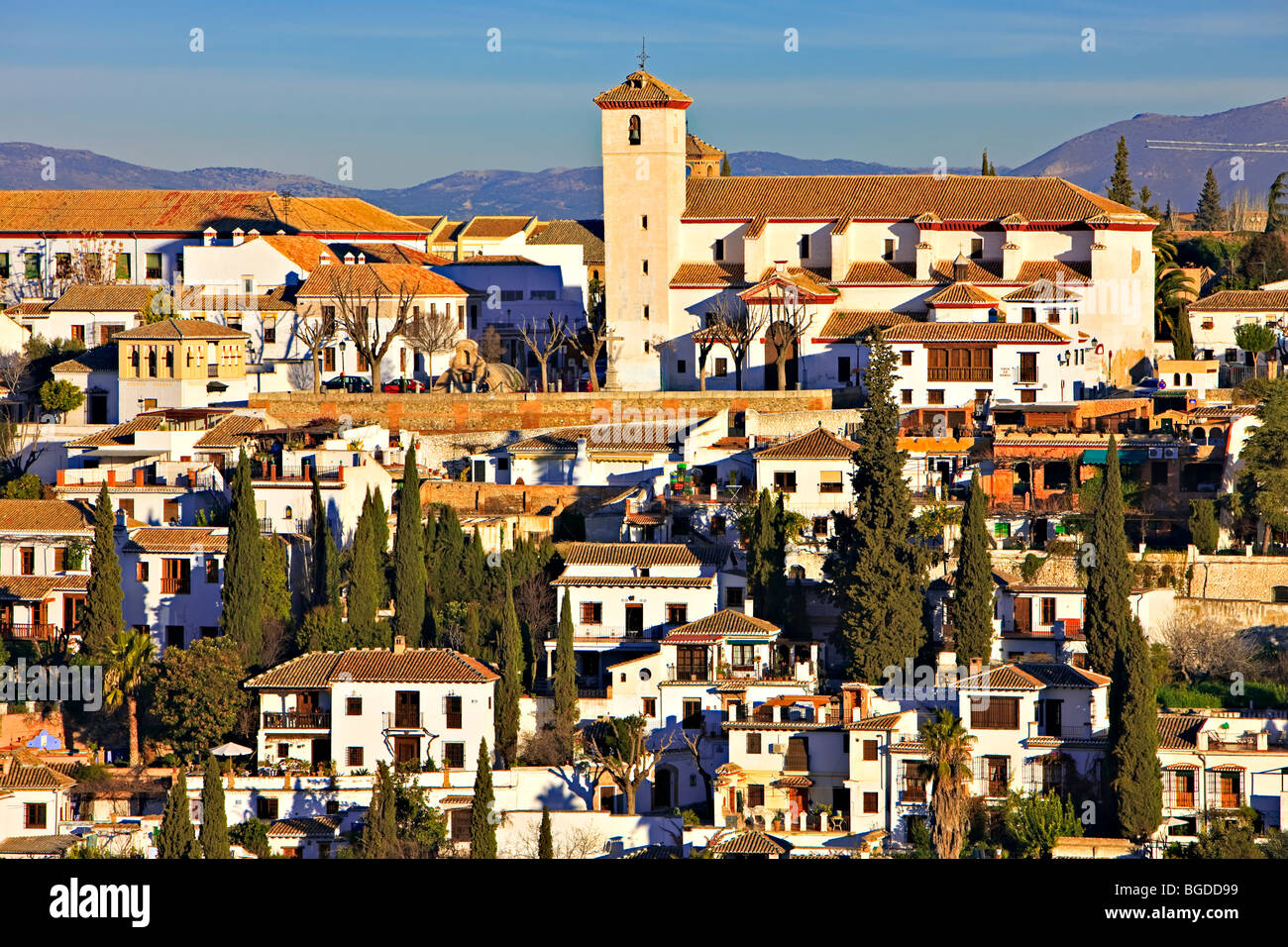 La Iglesia de San Nicolas (chiesa) nella Plaza de San Nicolas nella Albayzin distretto della città di Granada, provincia di Granada, un Foto Stock