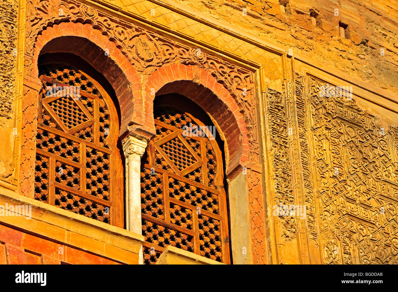 Windows del vino Gate, Puerta del Vino, che conduce attraverso la Alcazaba all'Alhambra (Alhambra) un patrimonio mondiale UNESCO Foto Stock