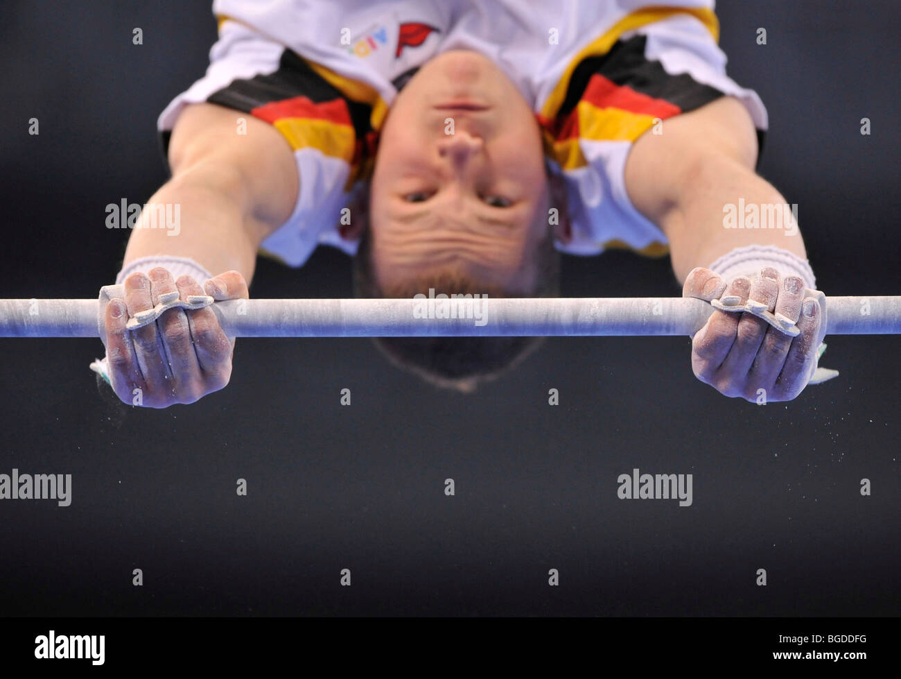 Dettaglio, Fabian Hambuechen, GER, sulla barra alta, EnBW Gymnastics World Cup 2009, Porsche-Arena stadium, Stoccarda, Baden-Wuertt Foto Stock