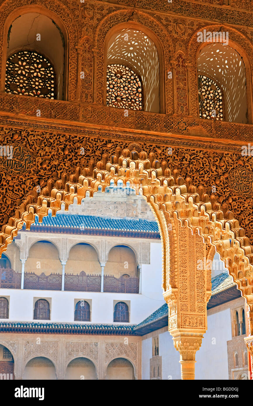 Dettagli dell'Archway e pennacchi della Sala della barca (Sala de la Barca), il Royal House (Casa Real), Alhambra (La A Foto Stock