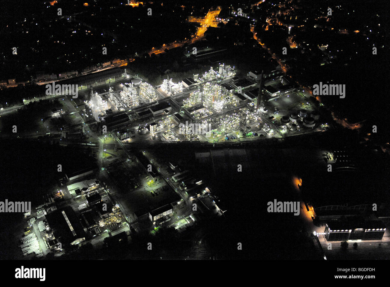 Foto aerea, night shot, industria chimica, GEA Happel Werk Herne impianto, Eickel, Herne, Extraschicht 2009 festival culturali, n Foto Stock