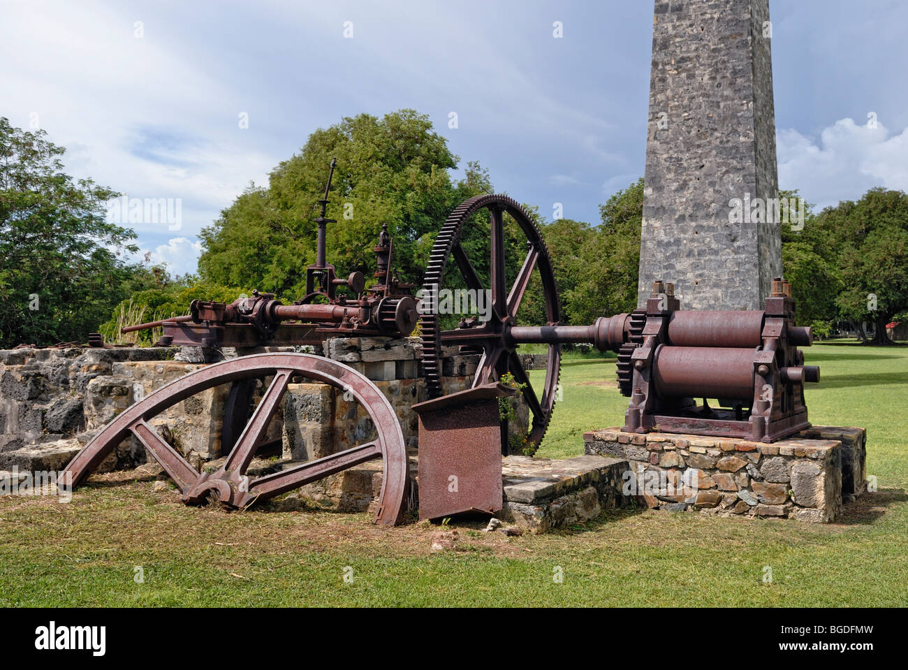 Resti di un vapore-powered canna da zucchero premere, Station Wagon Capriccio Museum, St. Croix island, U.S. Isole Vergini degli Stati Uniti Foto Stock