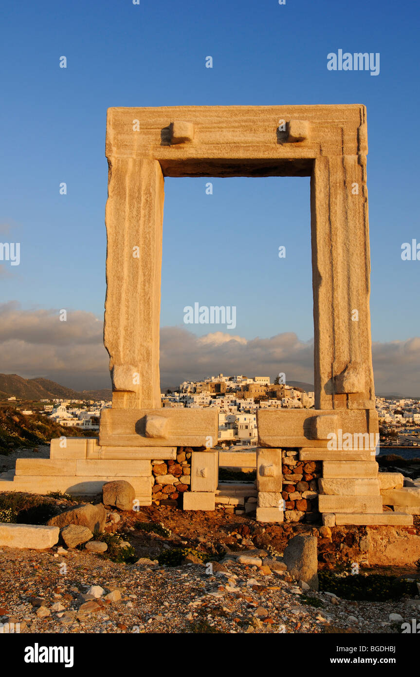 Portara di Naxos, il Tempio di Apollo, Naxos, Cicladi Grecia, Europa Foto Stock