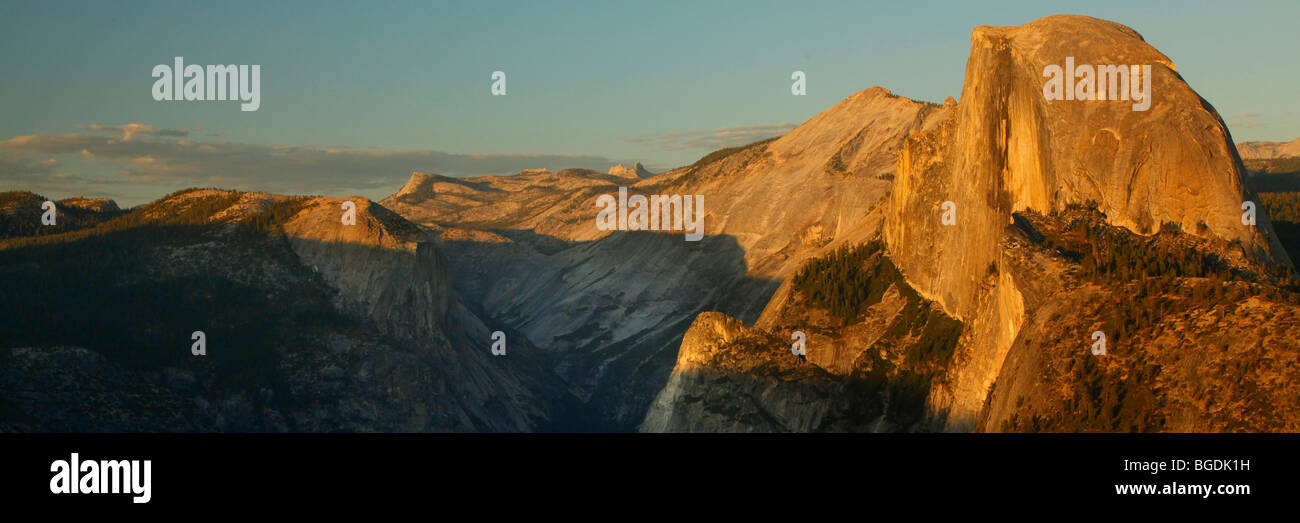 Mezza Cupola al tramonto dal punto ghiacciaio, il Parco Nazionale Yosemite in California Foto Stock