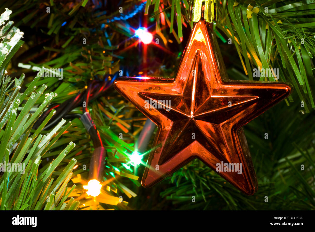 Albero Stella Di Natale.A Forma Di Stella Di Decorazione Su Albero Di Natale Foto Stock Alamy