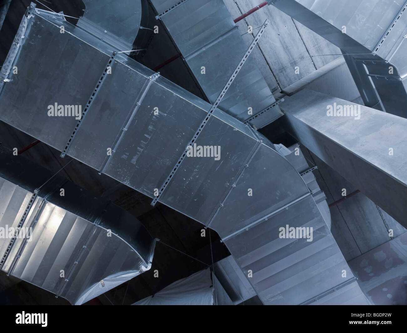 Closeup shot di acciaio aria condizionata tubi del condotto Foto Stock