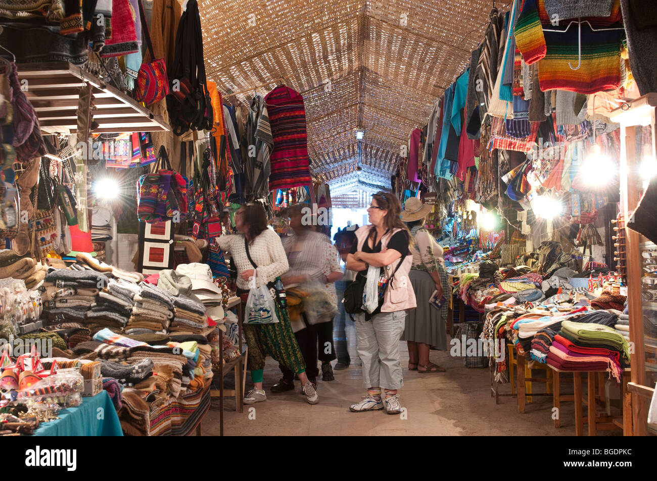 San Pedro e il Paseo del mercato fatto tutto artigianelmente Foto Stock