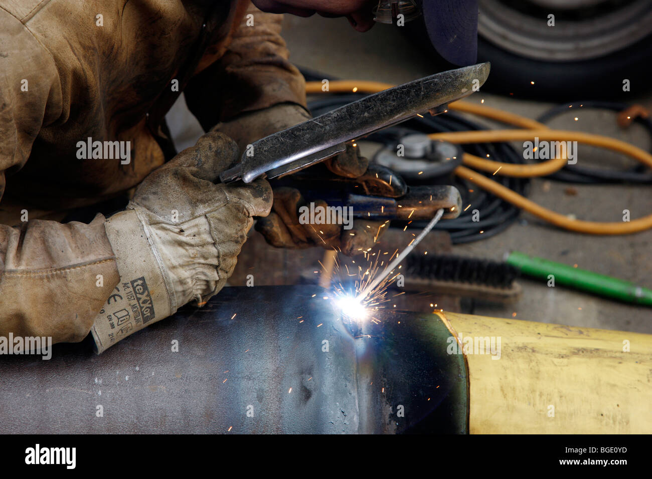 Installazione di un nuovo tubo. Linea di gas di città a Gelsenkirchen, NRW, Germania, Europa. Foto Stock
