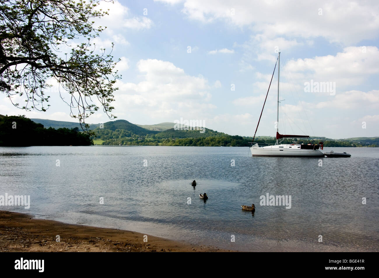 Yacht ormeggiati a Ullswater Lake District, Cumbria Foto Stock