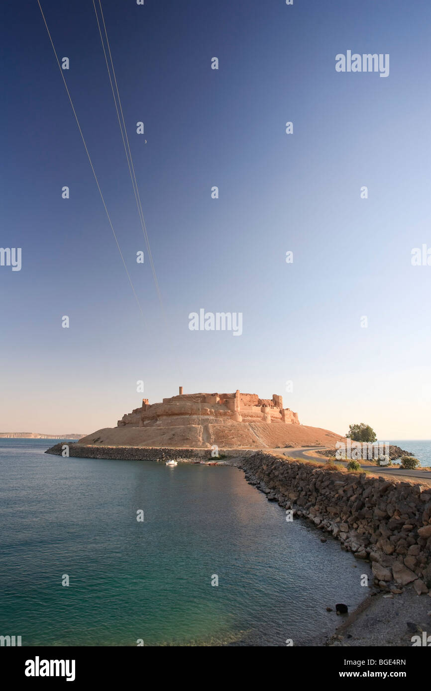 Siria, fiume Eufrate , il triidrato di alluminio Thaura, Lago Al-Assad e Qalaat Jaabar Castle Foto Stock