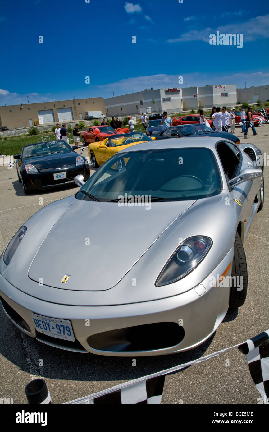 Argento Porsche outdoor exotic car show Foto Stock