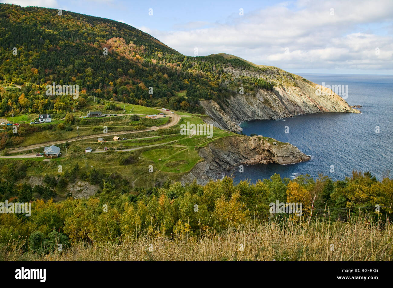 La piccola comunità di carni Cove sul far east coast, Cape Breton, Nova Scotia. Foto Stock